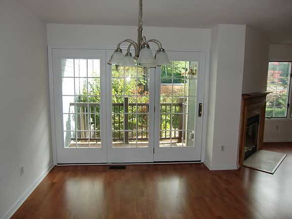 4th image of 198 Cambridge Dr