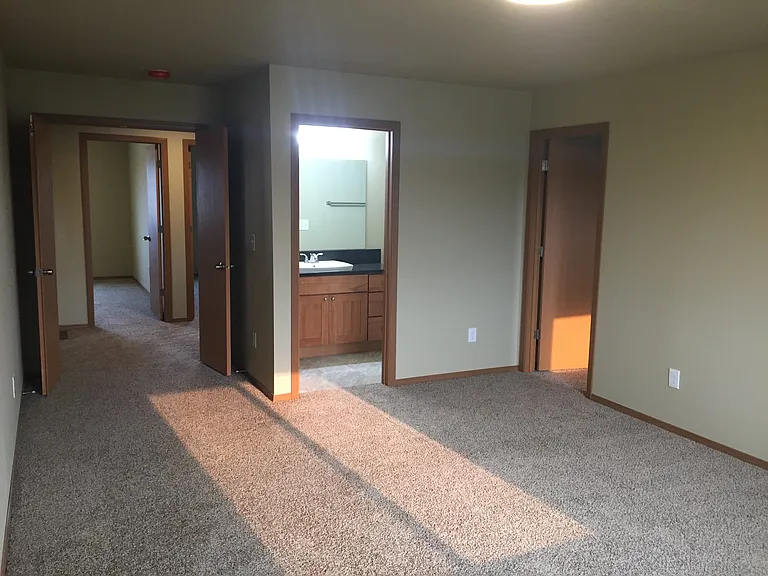 1104 N Tschirley Rd — Photo 12