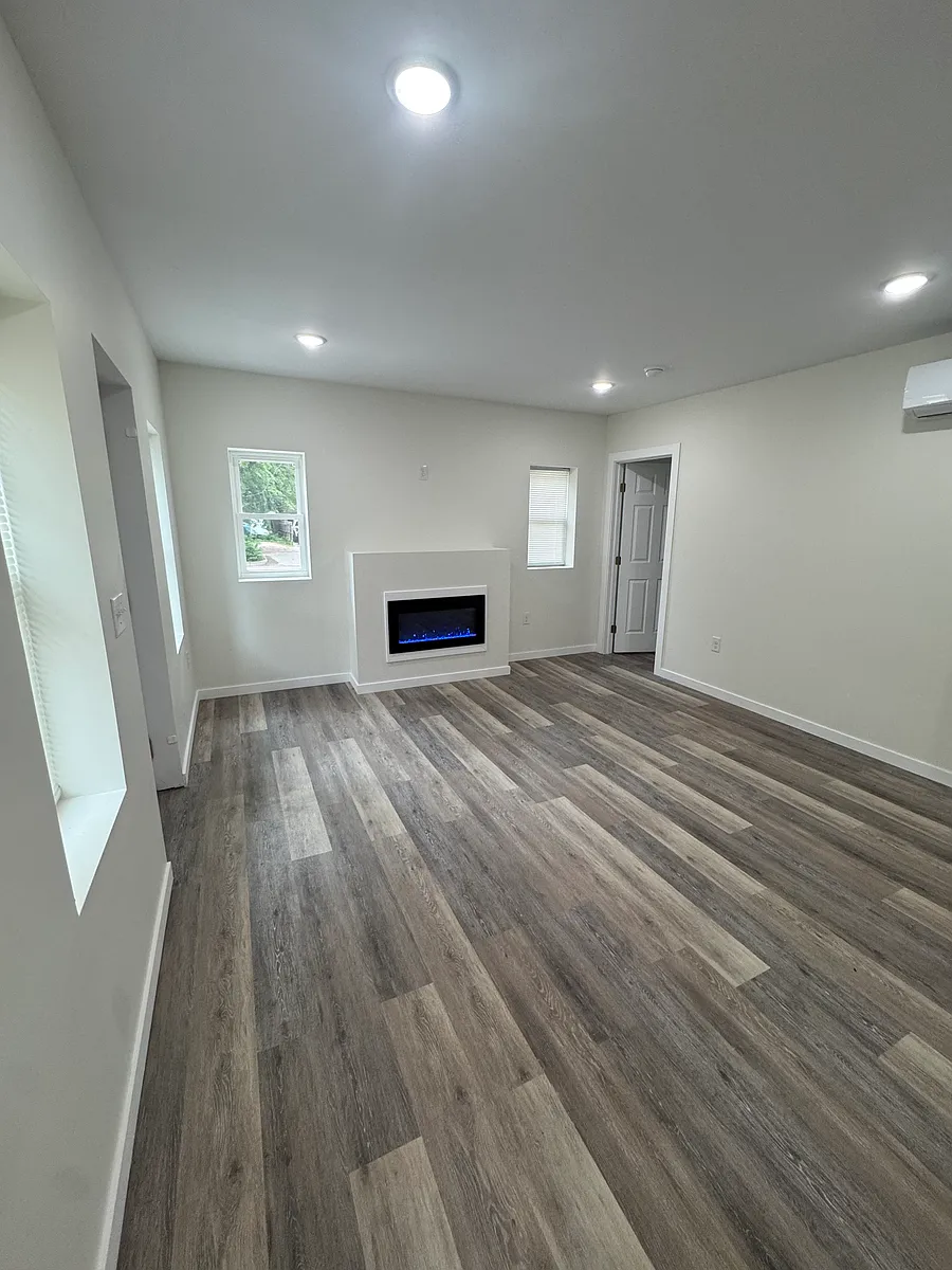 Building Photo - 1224 N Waco Ave #3