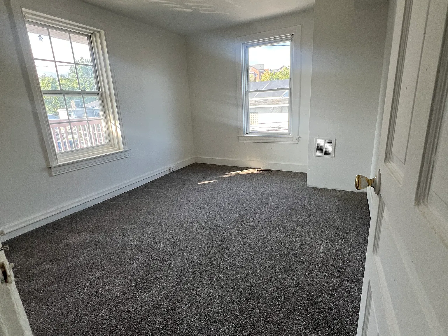 2 bed, 1150 sqft, $1,000 — Photo 4
