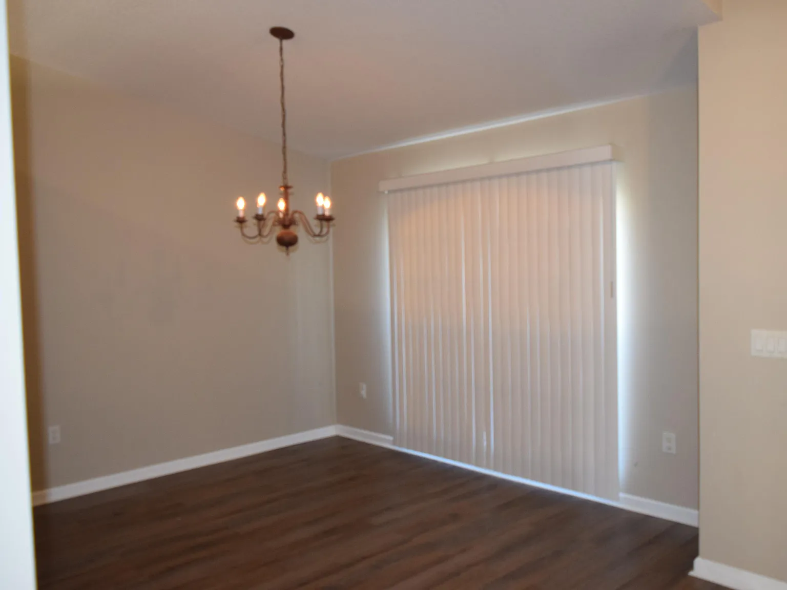 3 bed, 2.0 bath, 1814 sqft, $1,875 — Photo 4