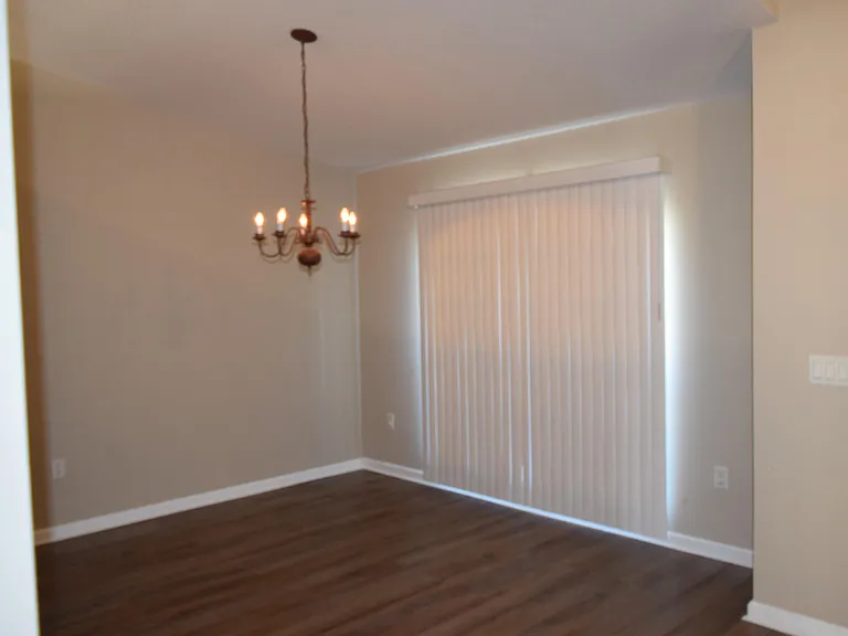 458 Fitzsimmons St SW — Photo 4