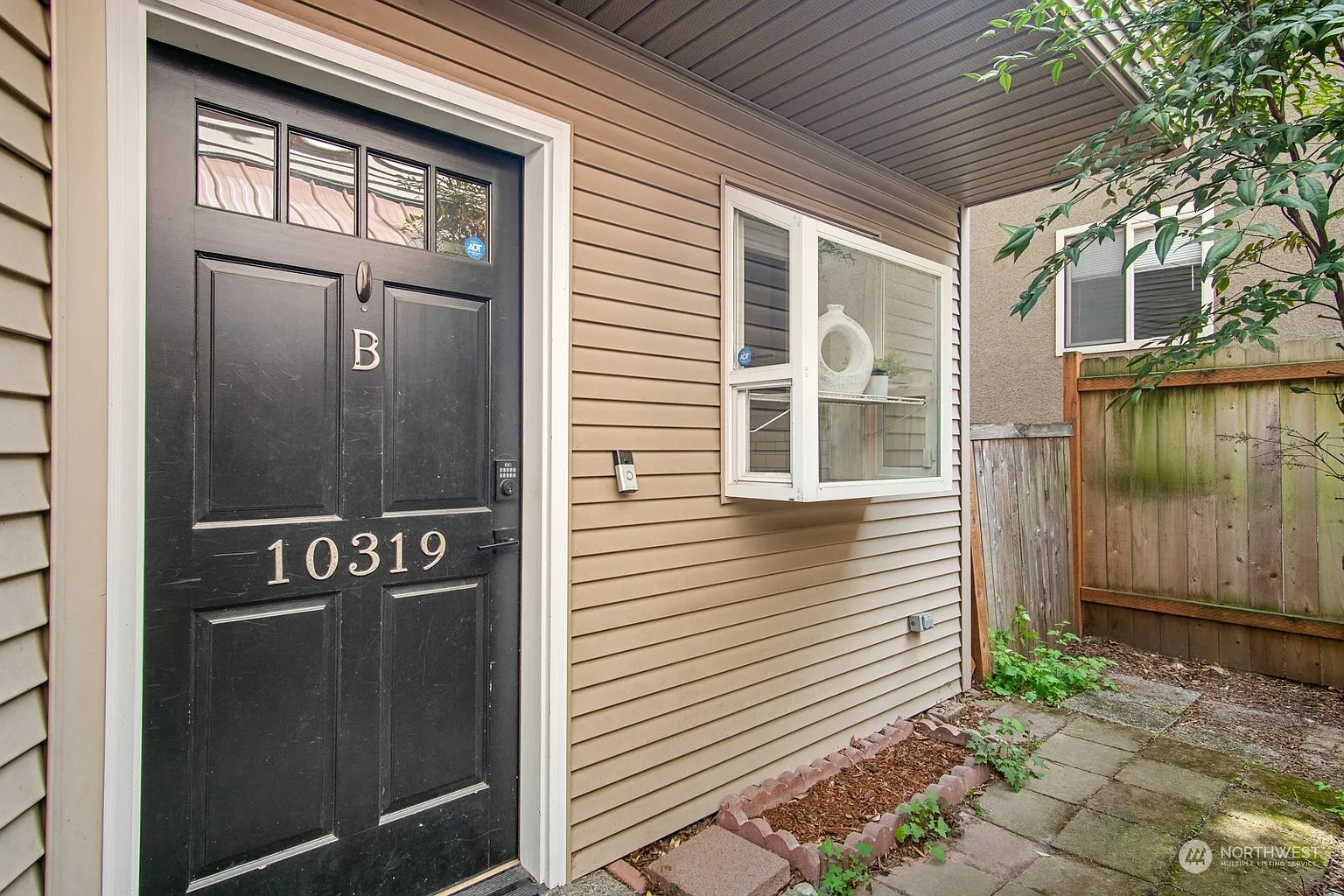 10319 Midvale Avenue N #B photo 1