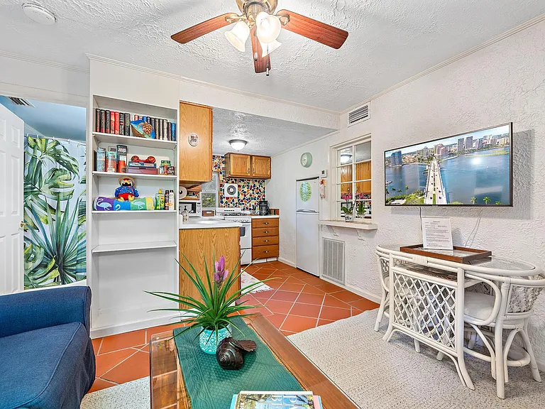 614 Flamingo Dr — Photo 16