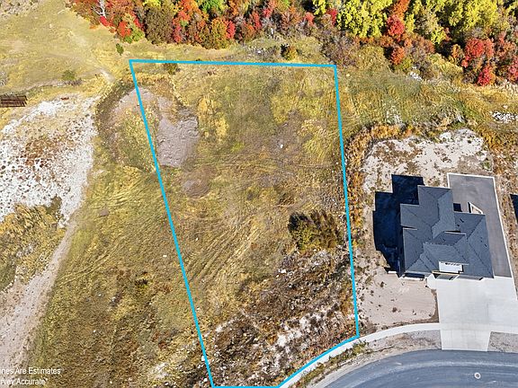 3rd image of 697 Cherry Ln