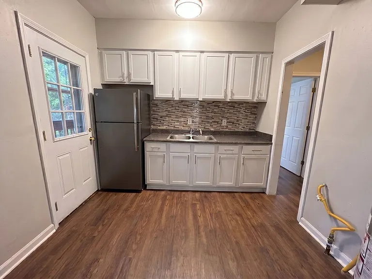 278 Hewlett Rd — Photo 3