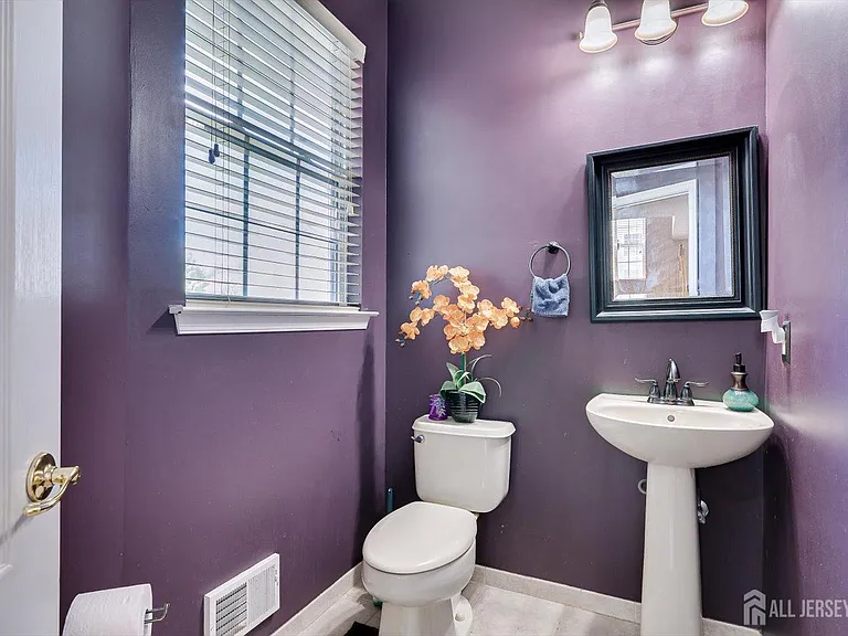 300 Morning Glory Dr — Photo 10