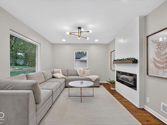 3rd image of 1148 E 56th St