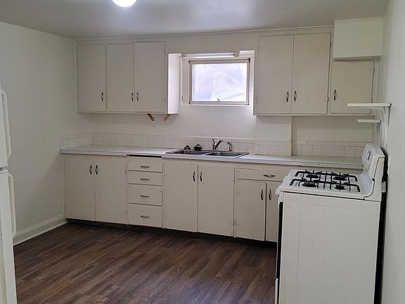 3rd image of 2503 Glen View Ave #B