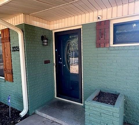 3rd image of 2225 Rosewood Dr