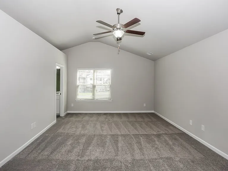 9221 Treyburn Dr — Photo 8