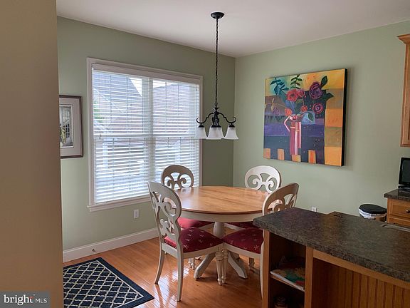 2nd image of 1294 Vickery Ln