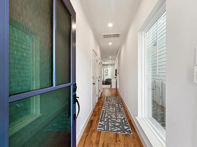 3404 Castor St — Photo 4