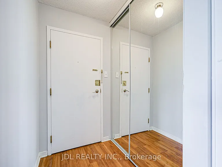 88 Alton Towers Cir #410 — Photo 14