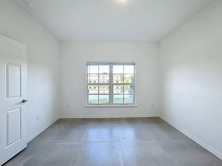 1711 Barton Towne Cir — Photo 29