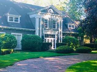 2813 S Lakeshore Dr, Saint Joseph, MI 49085