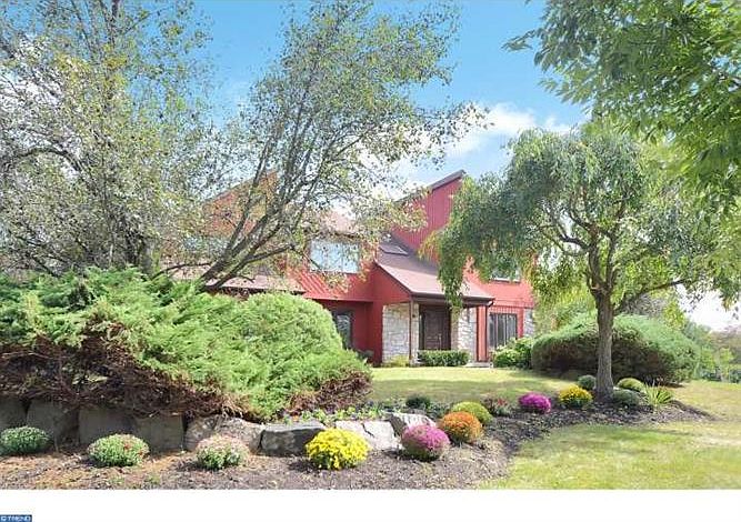 1st image of 24 Saratoga Dr
