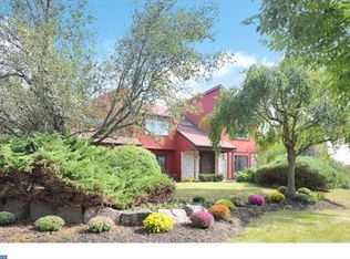 24 Saratoga Dr, Princeton Junction, NJ 08550