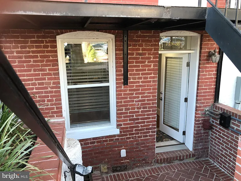 449 New Jersey Ave SE #B — Photo 9