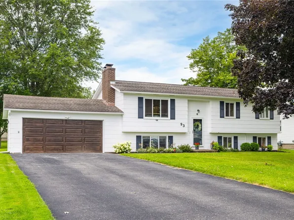 93 Larkins Xing, Rochester, NY 14612