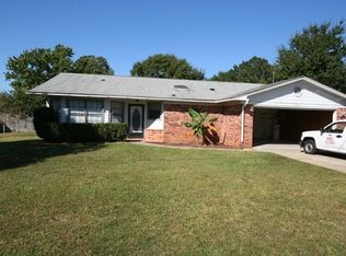 5700 Dove Dr, Pace, FL 32571