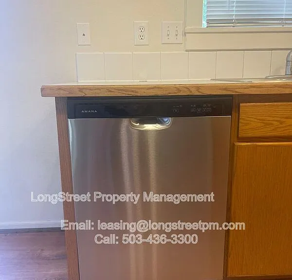 1927 NW Highland Dr — Photo 12