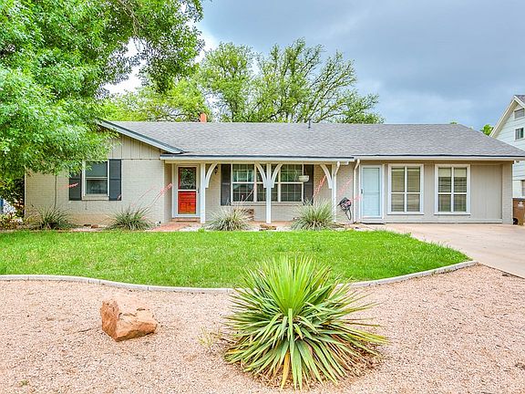 3rd image of 3001 Woodland Cir
