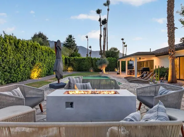 1055 E Louise Dr, Palm Springs, CA 92262
