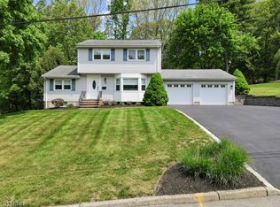 18 Hannah Rd, Oakland, NJ 07436