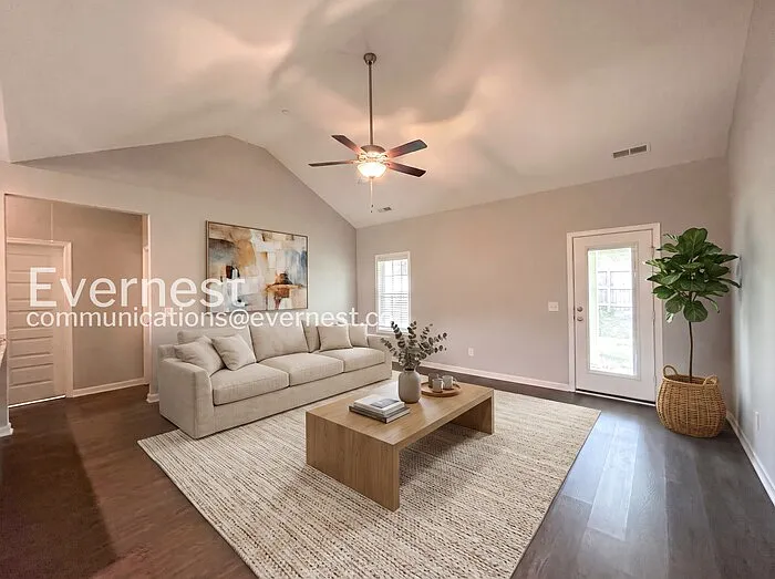 3 bed, 2.0 bath, 1705 sqft, $2,095 — Photo 3