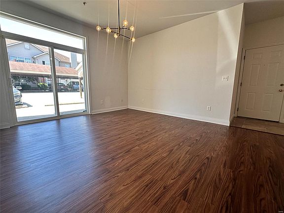 3rd image of 1236 Gardens Circle Dr #I