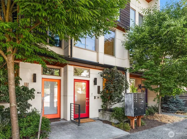 5015 B Fauntleroy Way SW, Seattle, WA 98136