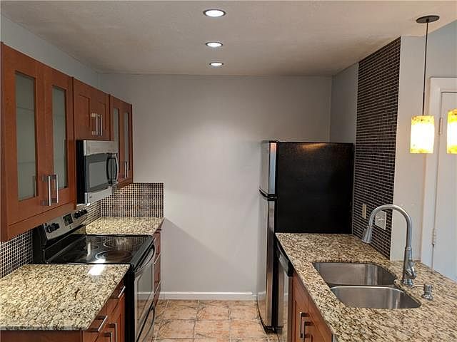 1st image of 114 E 31st St APT 211
