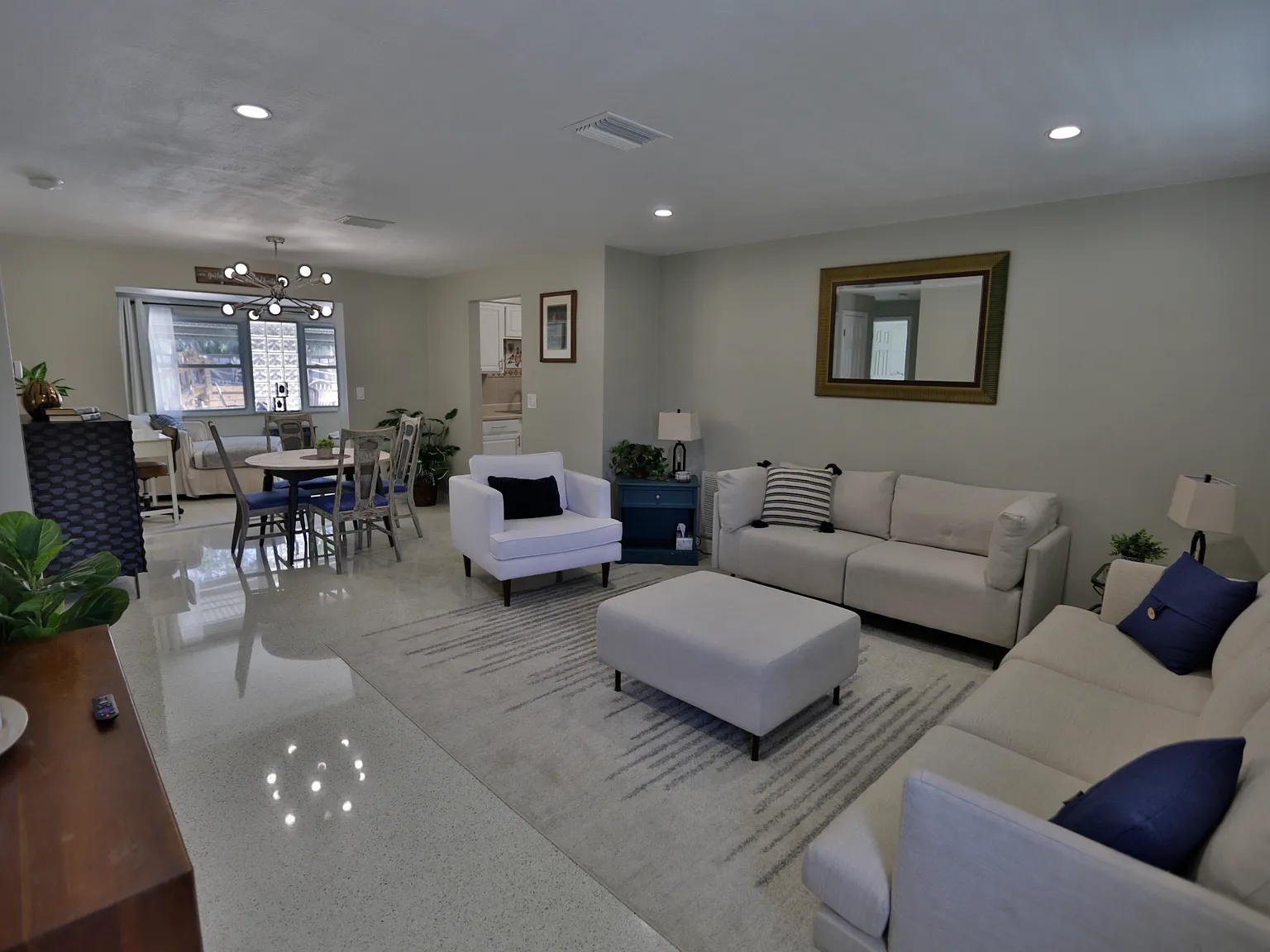 1129 San Marco Dr — Photo 2
