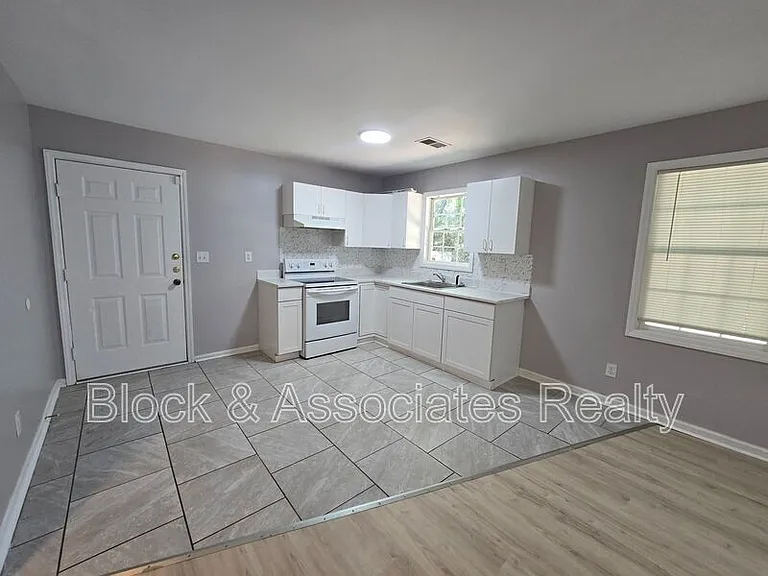 1302 Bencini Pl — Photo 4
