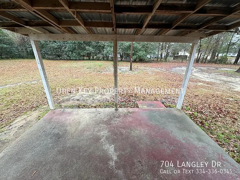 704 Langley Dr — Photo 15