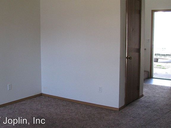4th image of 1100 Crow St APT 10