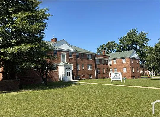 1882 Forest Hills Blvd