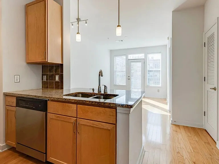 3000 Vanderbilt Pl #324 — Photo 7