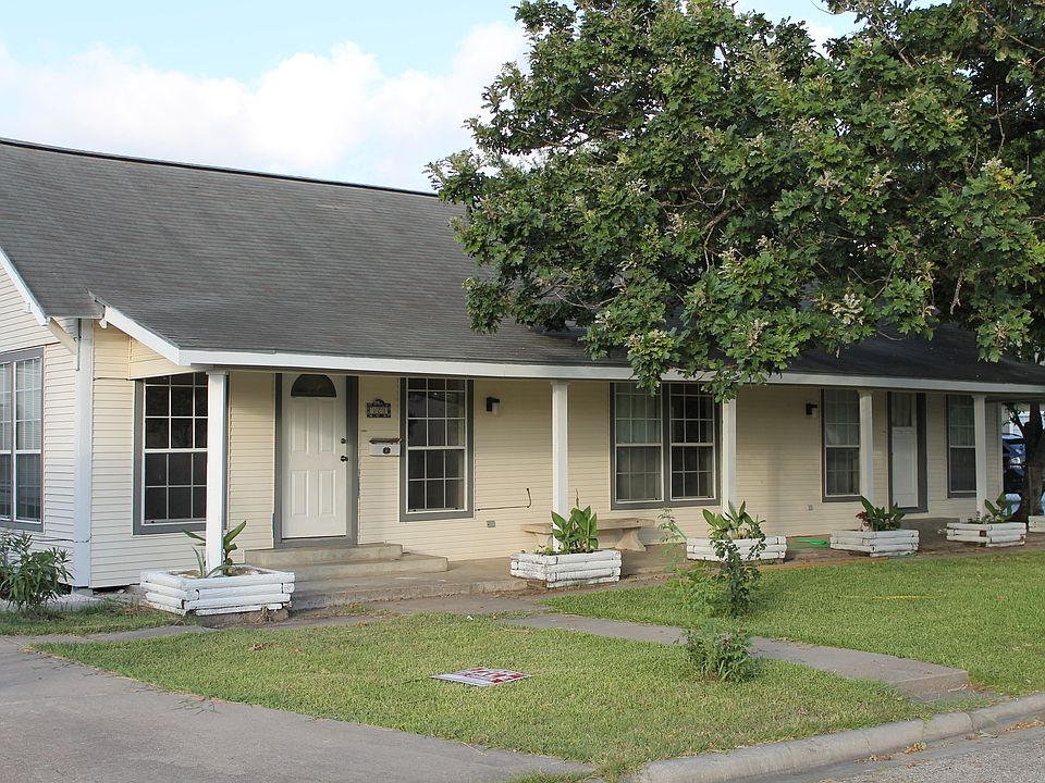 120 S San Antonio St, Port Lavaca, TX 77979 Zillow