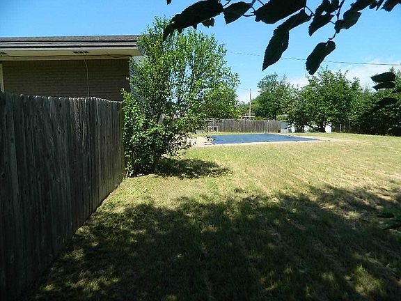 3rd image of 1525 NW 33rd St