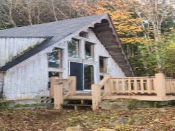 47 Lake View Ln, Baileyville, ME 04694