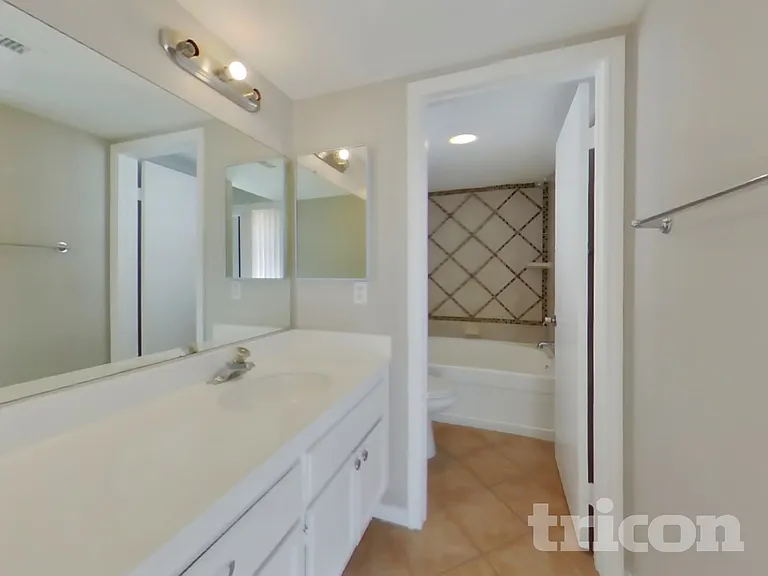 3401 Spruce St — Photo 9