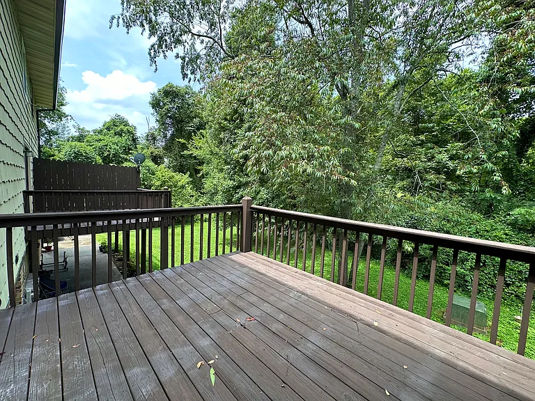 935 Naomi Dr — Photo 21