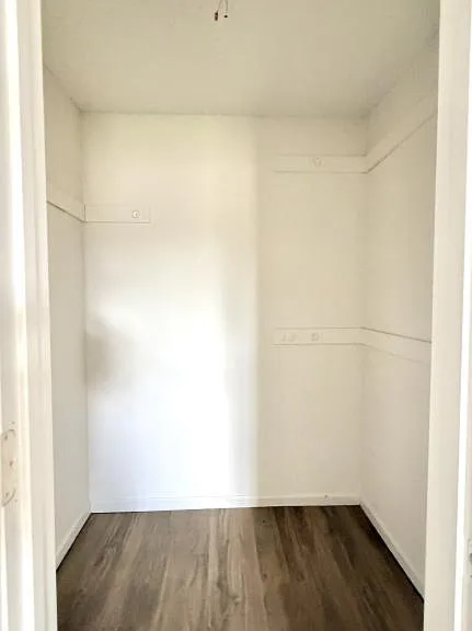 504 N Grove St — Photo 11