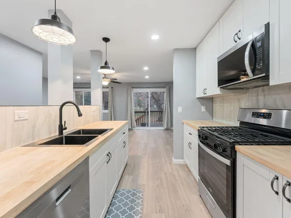 8765 Ironwood Ave S, Cottage Grove, MN 55016