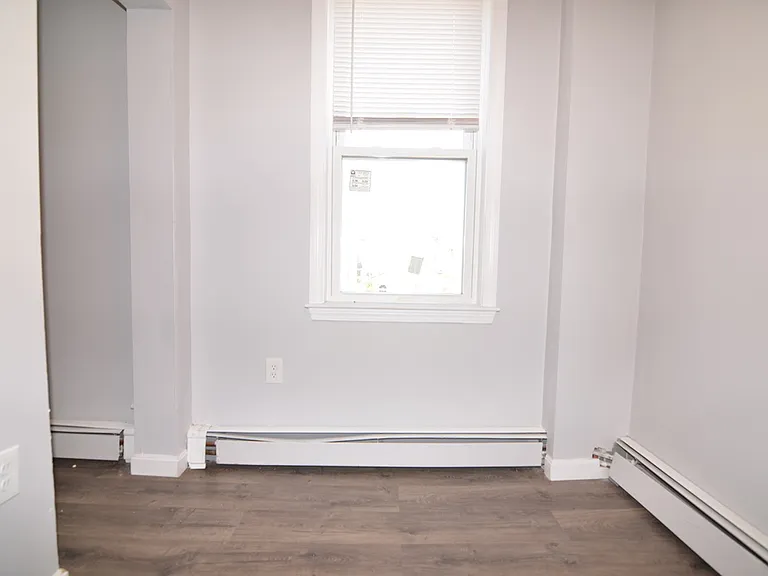 253 Paris St #1 — Photo 10