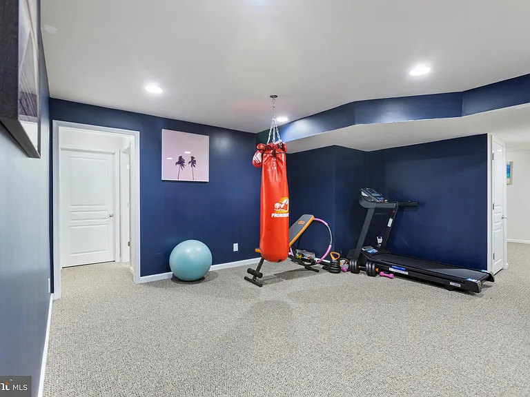 84 Wyndale Ct — Photo 24