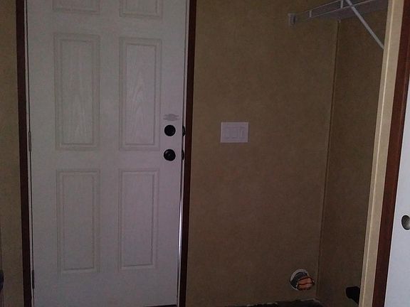 5th image of 100 Landrey Dr