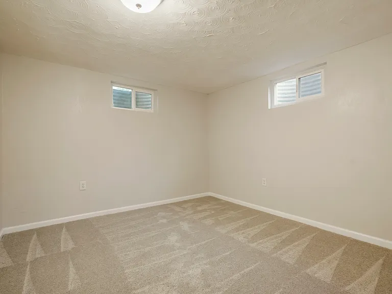 6023 Holland St — Photo 27